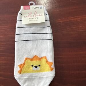 NWT! Cute Socks Brand Women's Ankle Socks One Size Lion Themed White/Black
